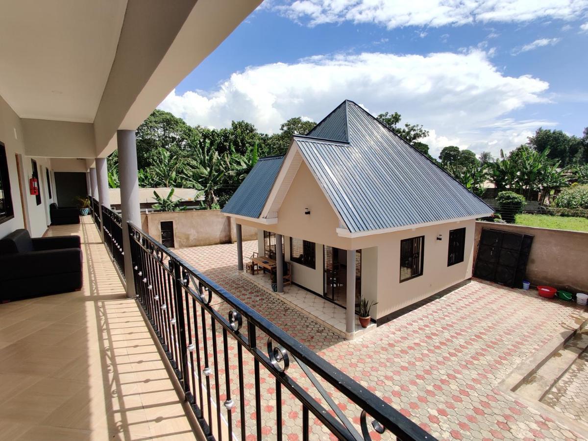 Wanyama B&B Arusha Esterno foto